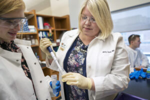 School of Medicine receives award to develop physician-scientists